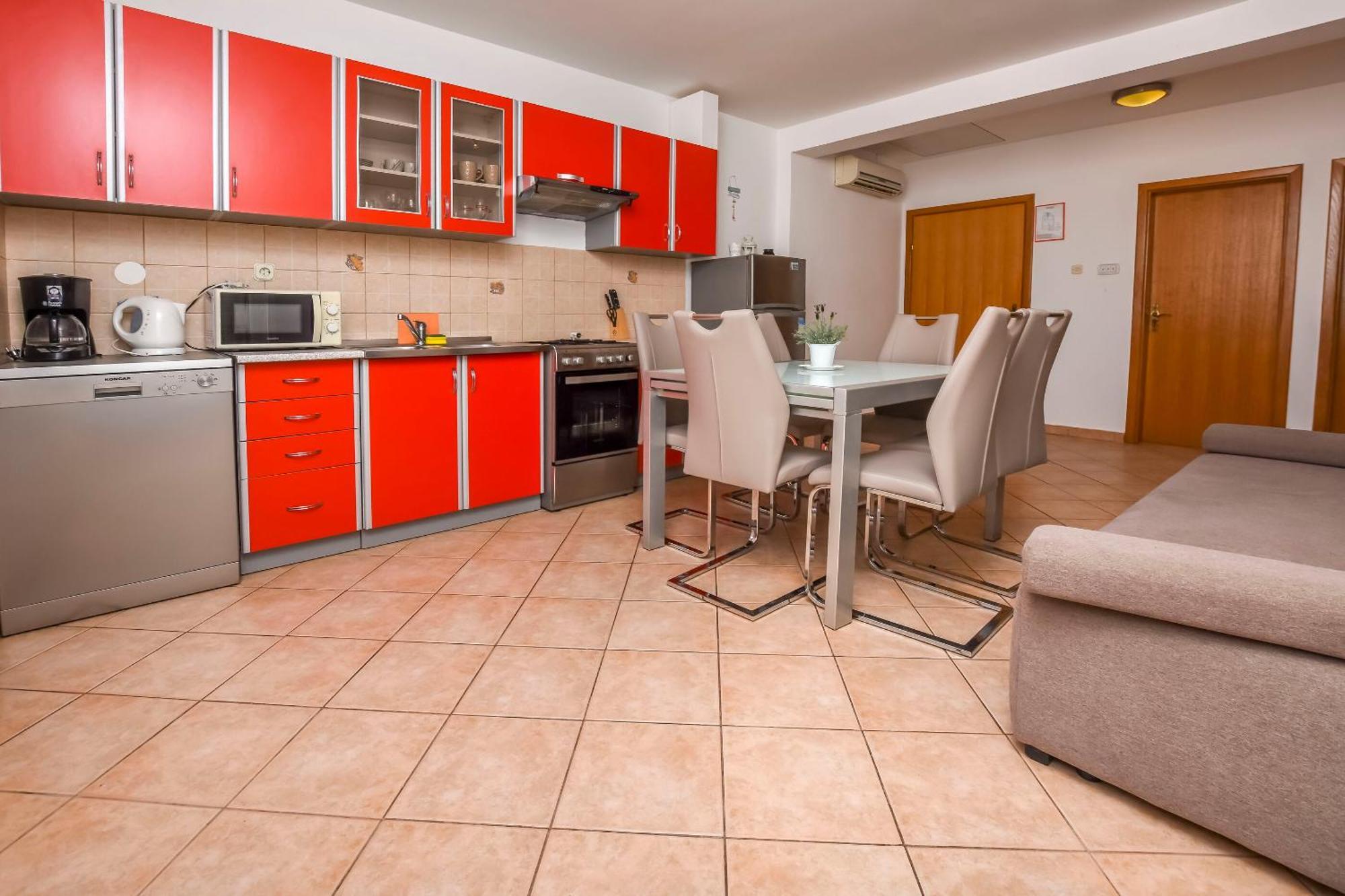 Apartments Ema Ражань Экстерьер фото