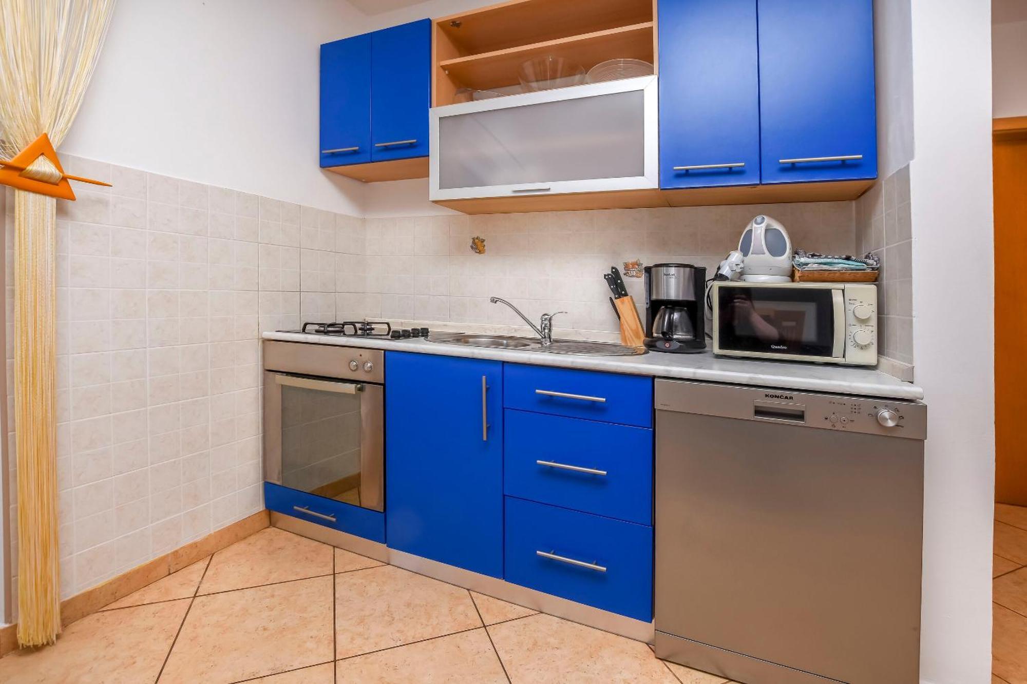 Apartments Ema Ражань Экстерьер фото