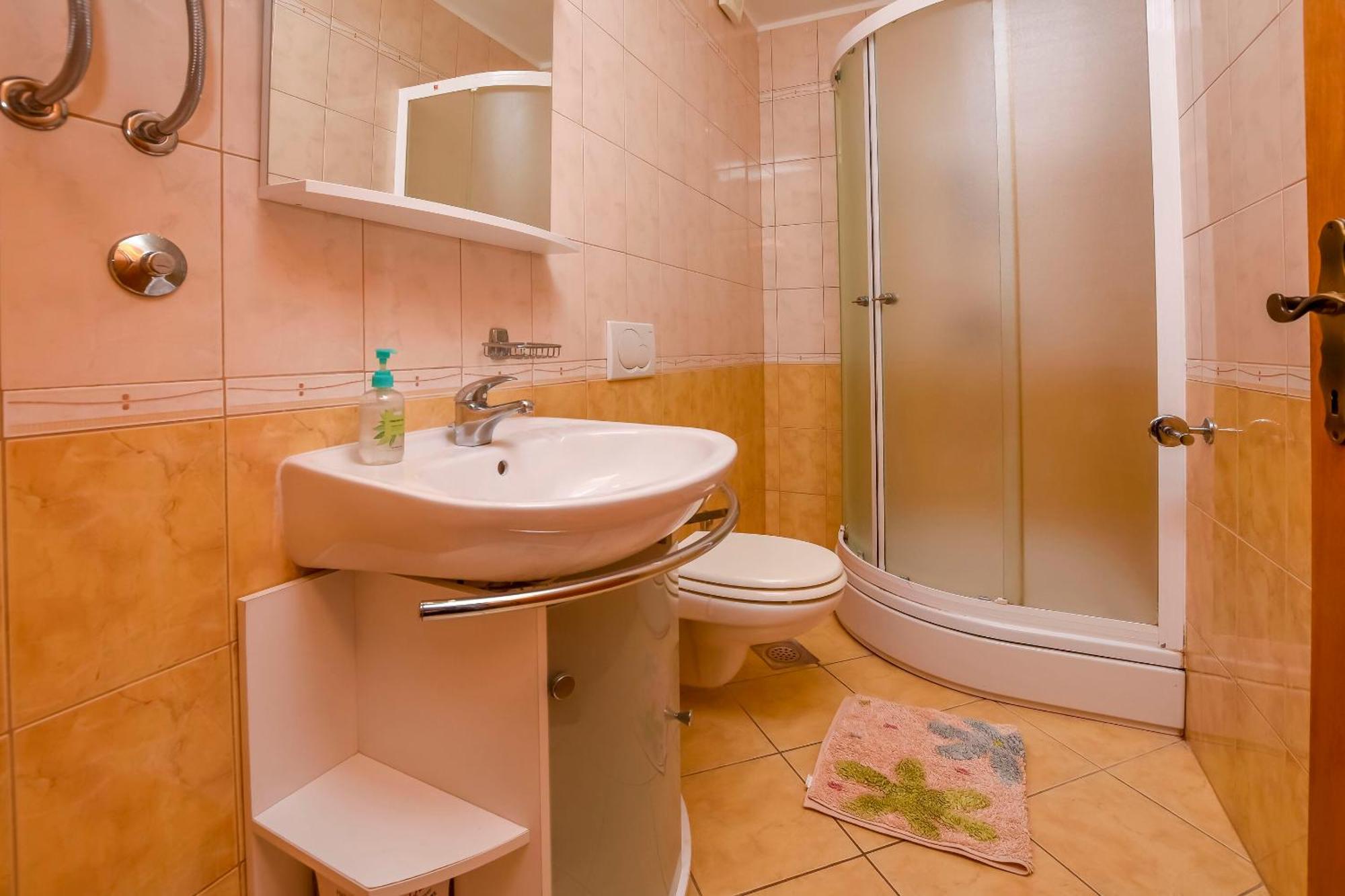 Apartments Ema Ражань Экстерьер фото